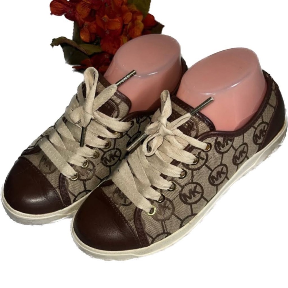 Size 7.5 Michael kors Sneakers